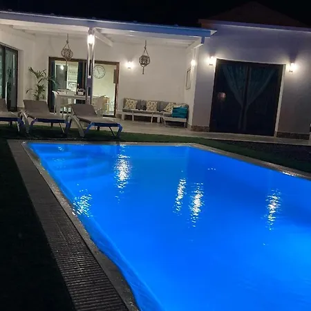 With 3 Bedrooms In El Roque El With Private Pool Terrace And Wifi Villa
